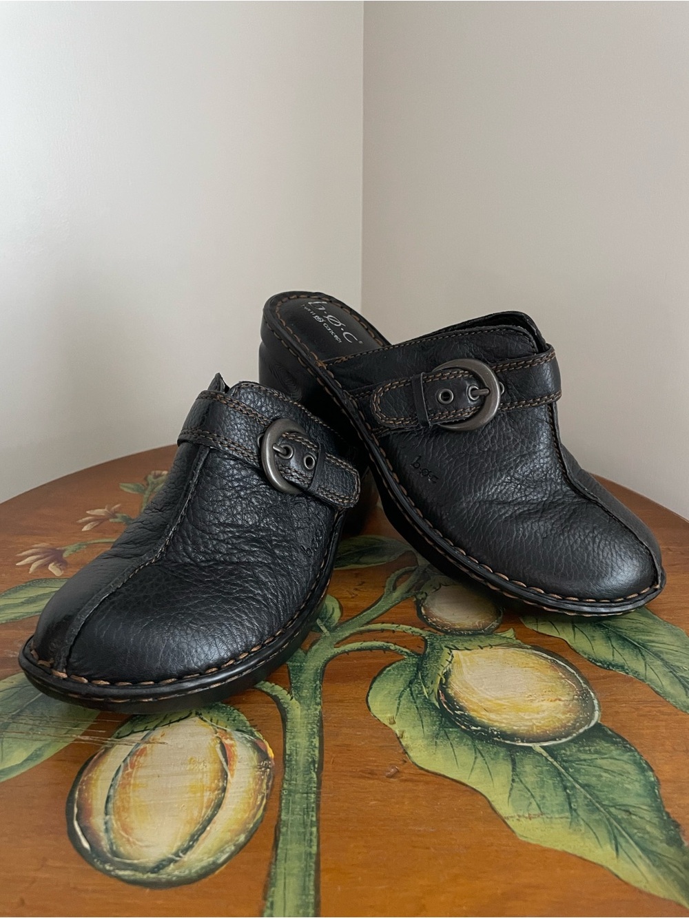 B.Ø.C. Børn Concepts Black Leather Clogs with Buckle Detail Size 8